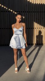 Art. 858-SAT Vestido saten doble volado tiras atras